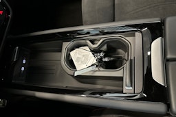 punainen Volkswagen ID.7 2025 kuva 25.