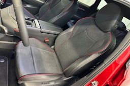 punainen Volkswagen ID.7 2025 kuva 30.