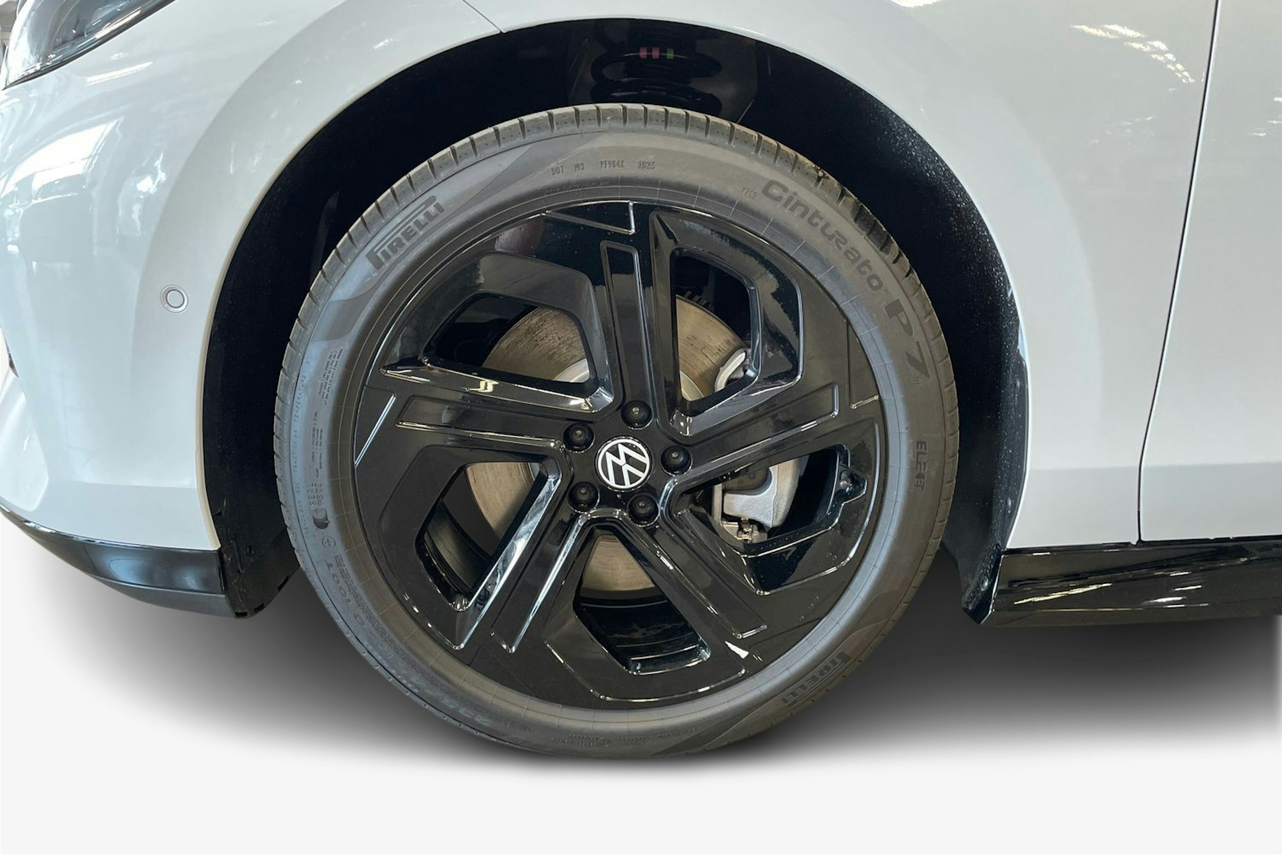 met. valkoinen Volkswagen ID.7 2025 kuva 9.