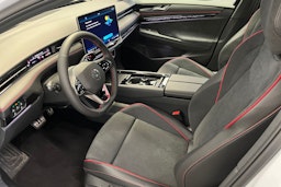 valkoinen Volkswagen ID.7 2025 kuva 7.