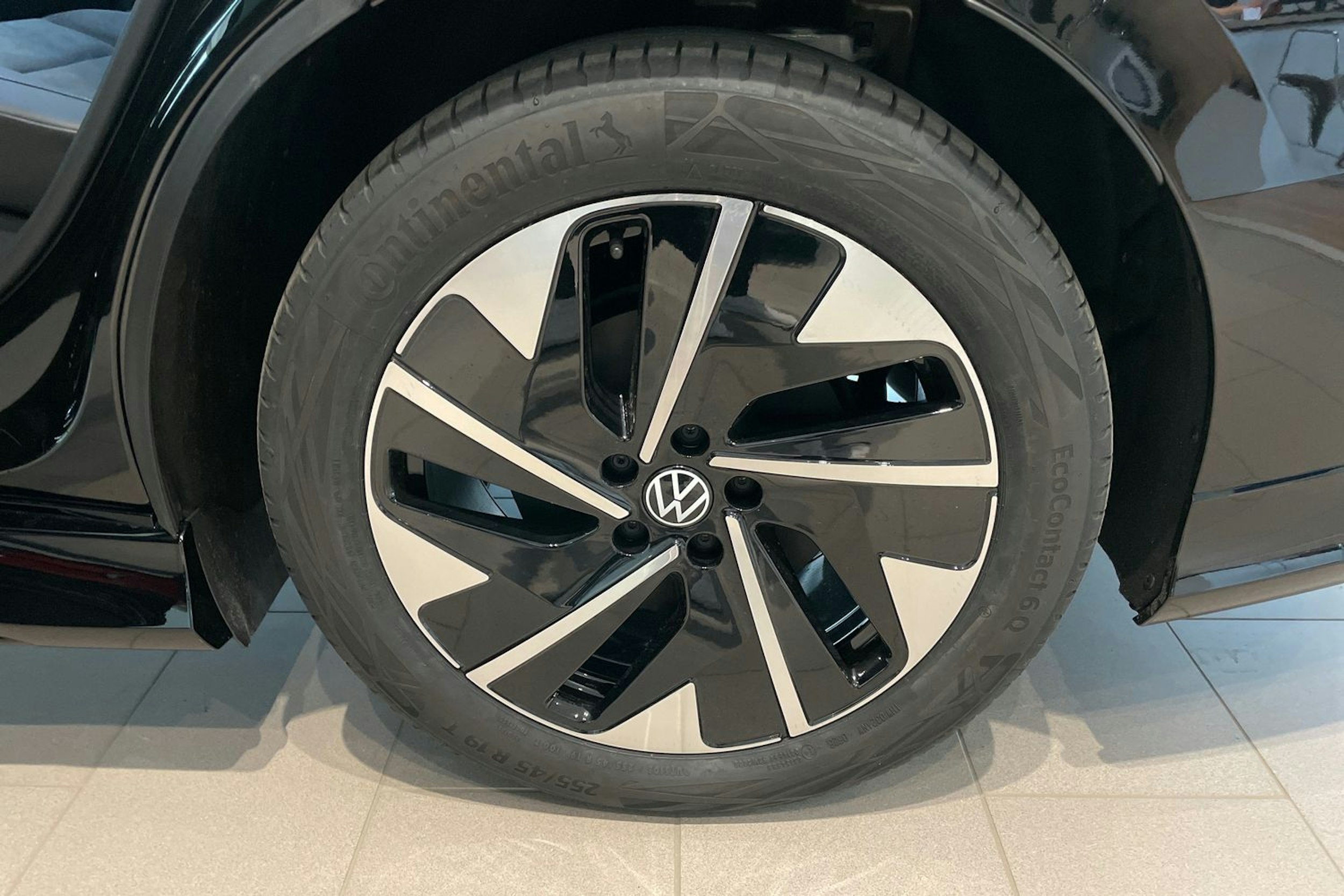 musta Volkswagen ID.7 2025 kuva 10.