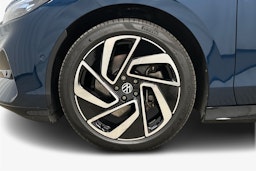 sininen Volkswagen ID.7 2025 kuva 11.
