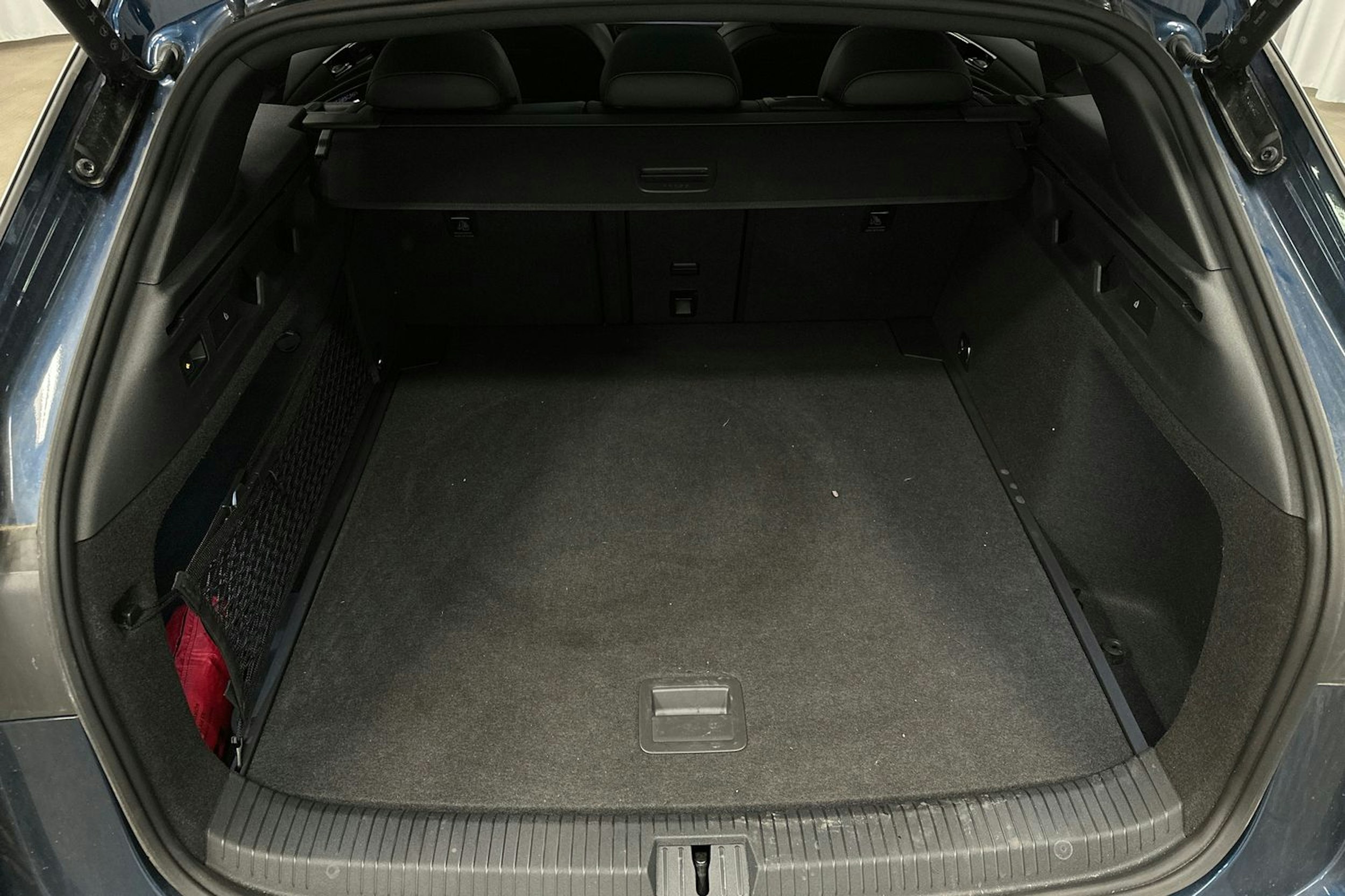 sininen Volkswagen ID.7 2025 kuva 15.