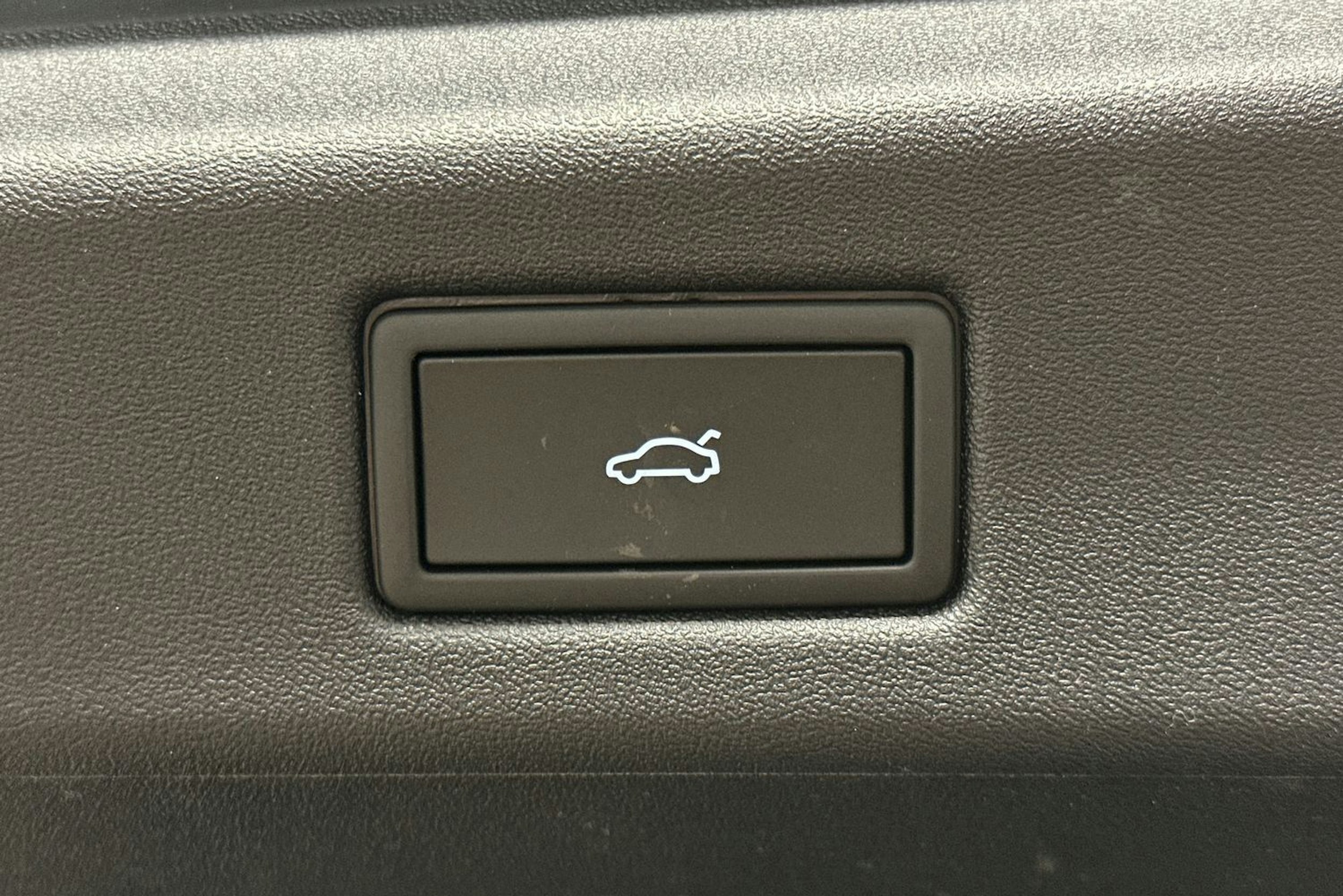 sininen Volkswagen ID.7 2025 kuva 16.