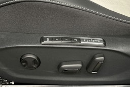 sininen Volkswagen ID.7 2025 kuva 19.
