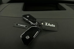 sininen Volkswagen ID.7 2025 kuva 44.
