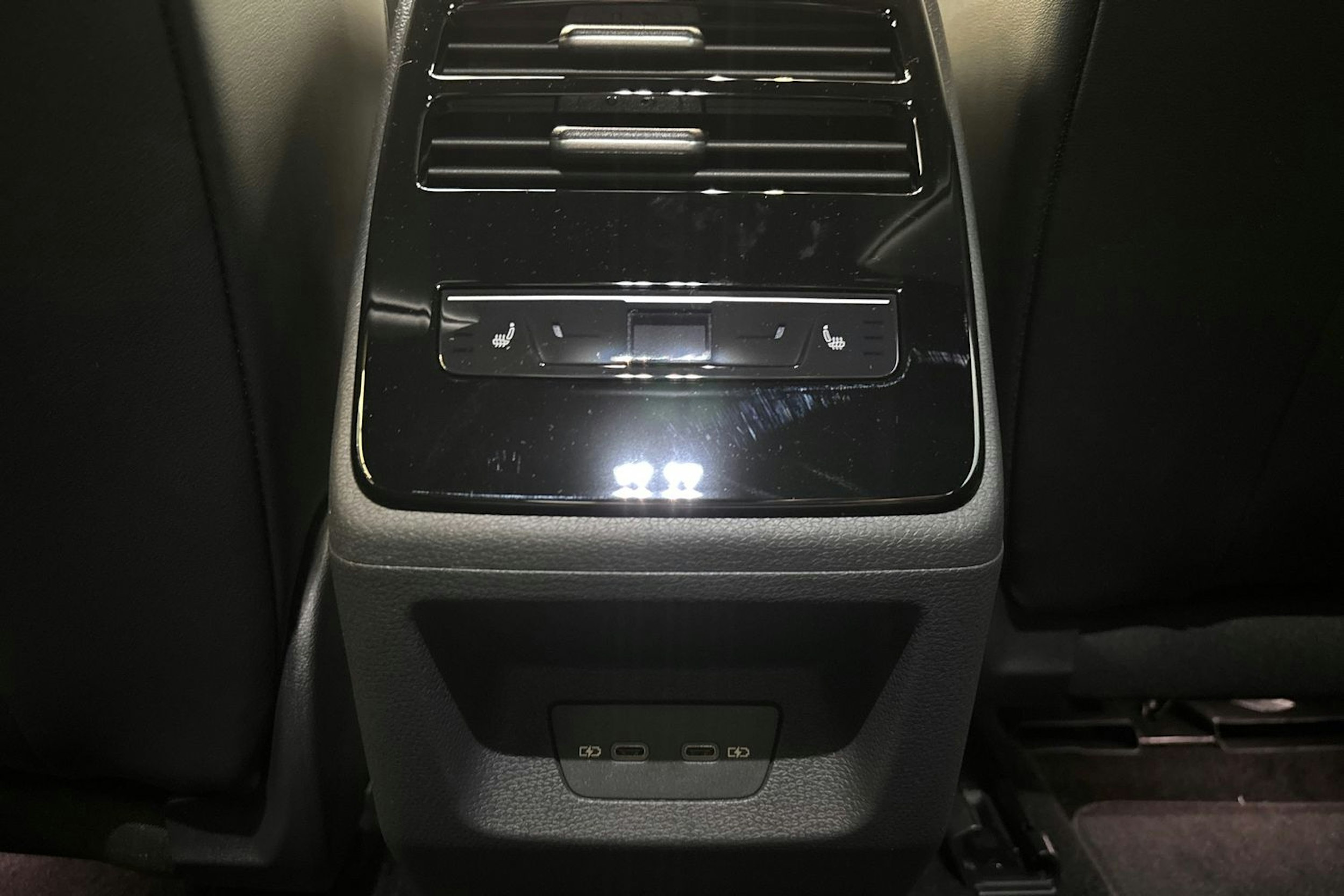 musta Volkswagen ID.7 2025 kuva 15.