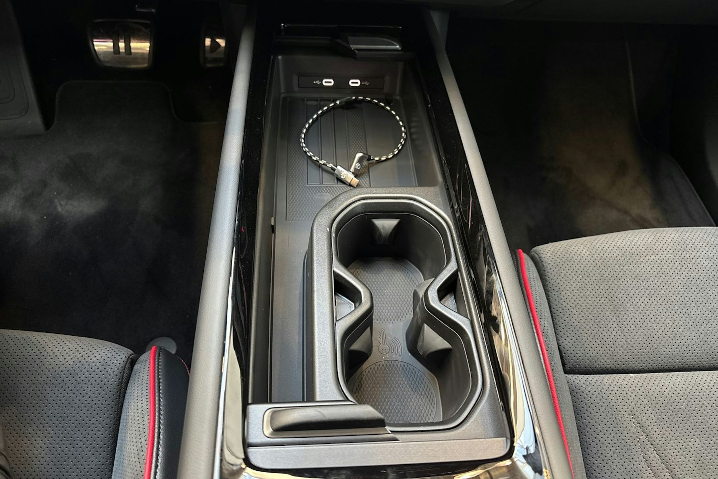 musta Volkswagen ID.7 2025 kuva 29.