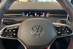 valkoinen Volkswagen ID.7 2025 kuva 11.