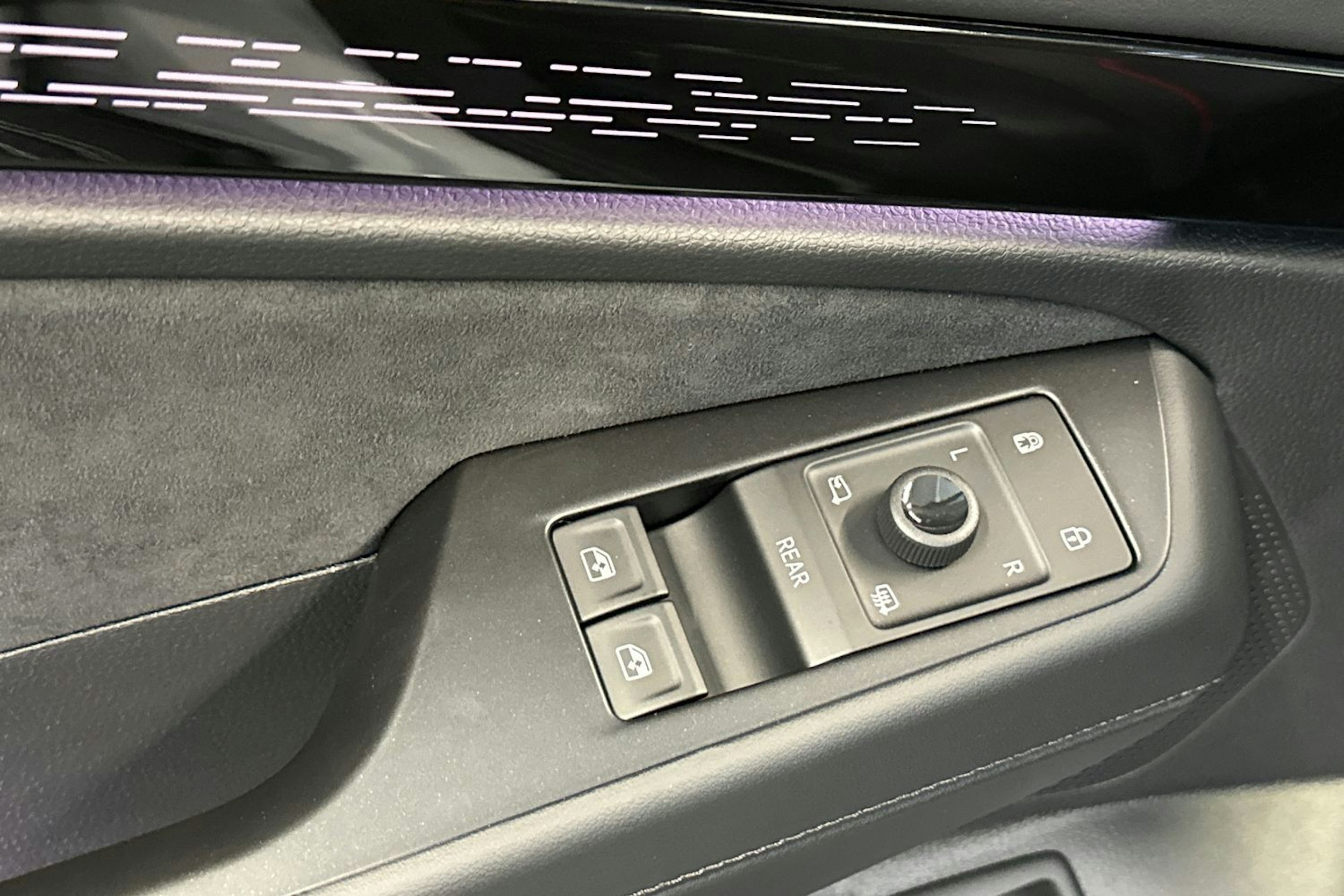 valkoinen Volkswagen ID.7 2025 kuva 14.