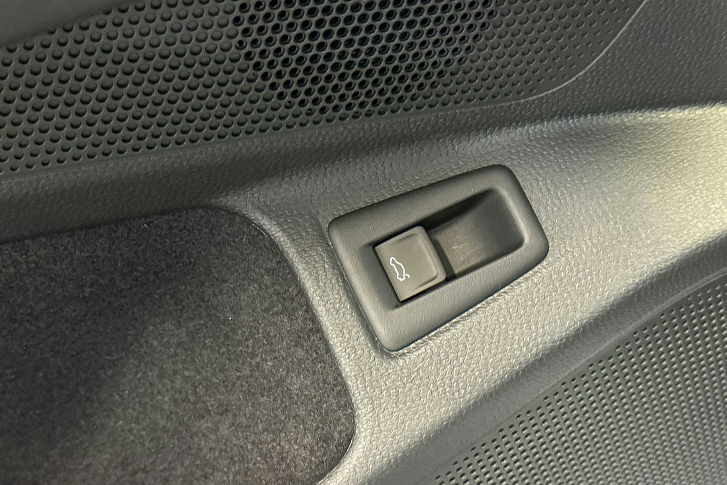 valkoinen Volkswagen ID.7 2025 kuva 15.