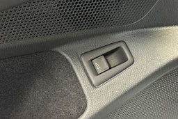 valkoinen Volkswagen ID.7 2025 kuva 15.