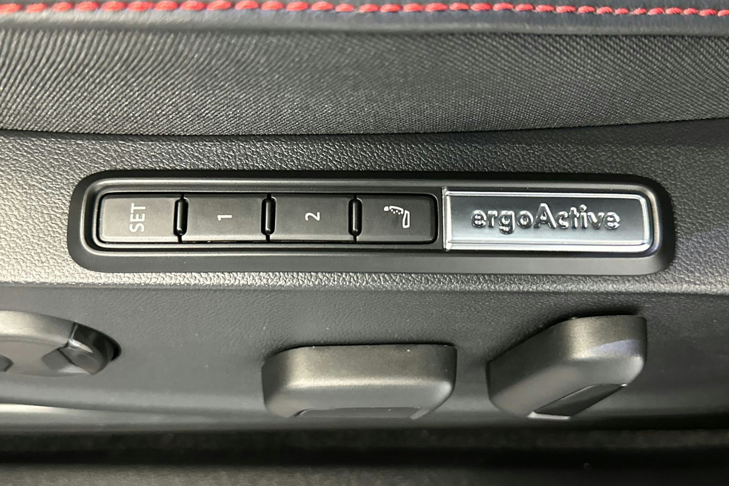 valkoinen Volkswagen ID.7 2025 kuva 26.
