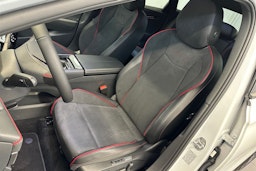 valkoinen Volkswagen ID.7 2025 kuva 27.