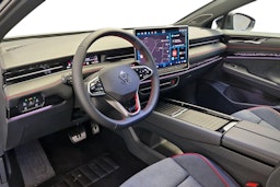 sininen Volkswagen ID.7 2025 kuva 6.