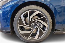 sininen Volkswagen ID.7 2025 kuva 9.
