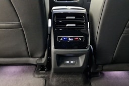 sininen Volkswagen ID.7 2025 kuva 15.