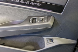 sininen Volkswagen ID.7 2025 kuva 16.