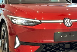 met. punainen Volkswagen ID.7 2025 kuva 10.