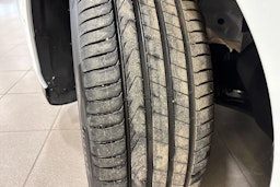 valkoinen Volkswagen ID.7 2025 kuva 21.