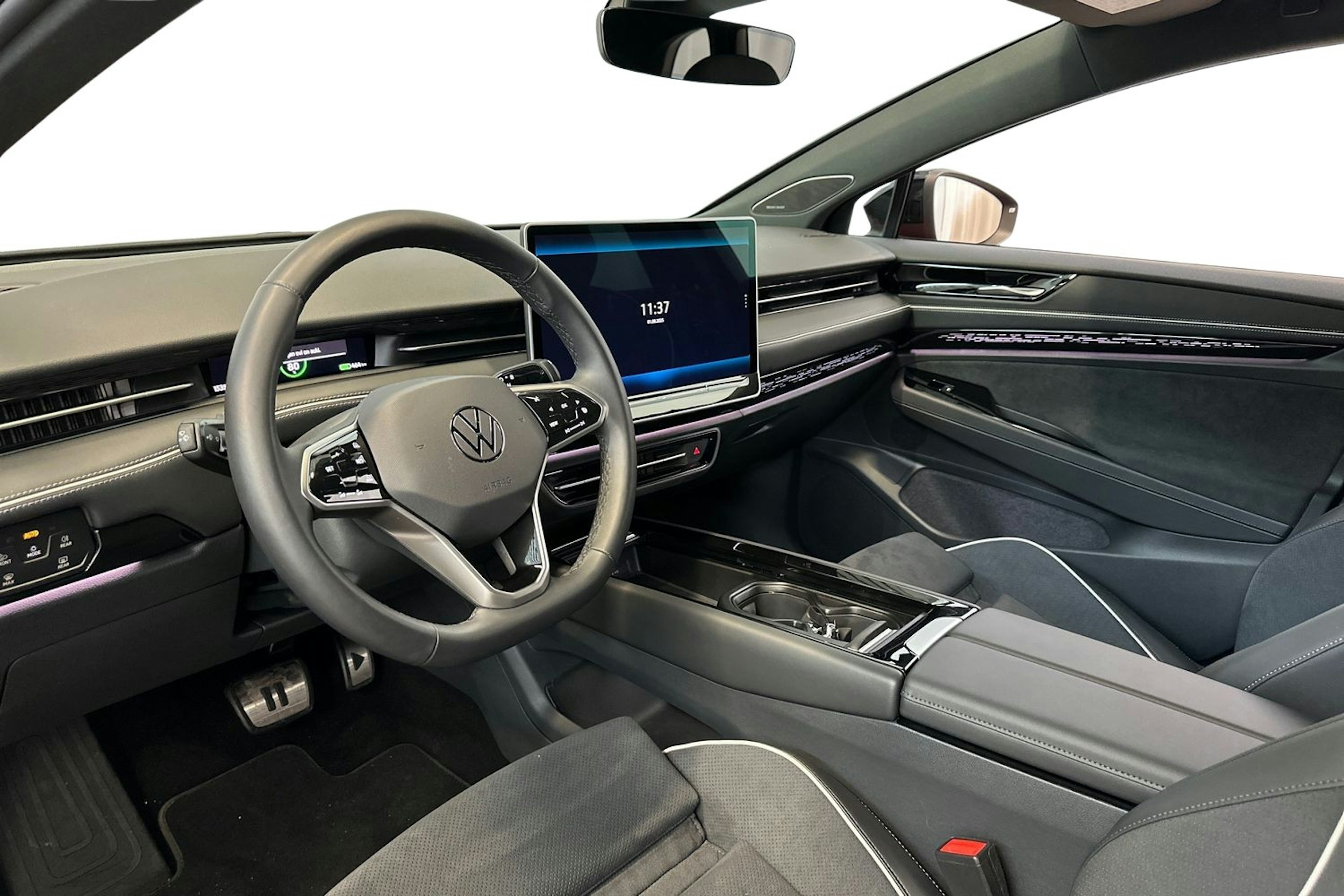 punainen Volkswagen ID.7 2025 kuva 7.