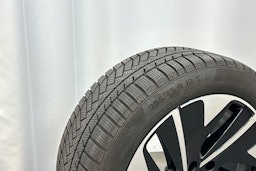 punainen Volkswagen ID.7 2025 kuva 15.