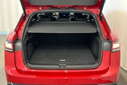 punainen Volkswagen ID.7 2025 kuva 16.