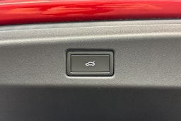 punainen Volkswagen ID.7 2025 kuva 17.