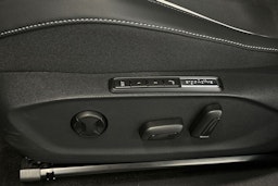punainen Volkswagen ID.7 2025 kuva 19.