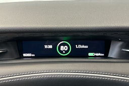 punainen Volkswagen ID.7 2025 kuva 23.