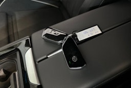 punainen Volkswagen ID.7 2025 kuva 30.