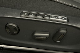 sininen Volkswagen ID.7 2025 kuva 16.