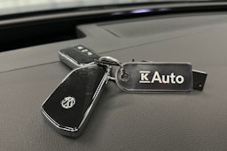sininen Volkswagen ID.7 2025 kuva 32.