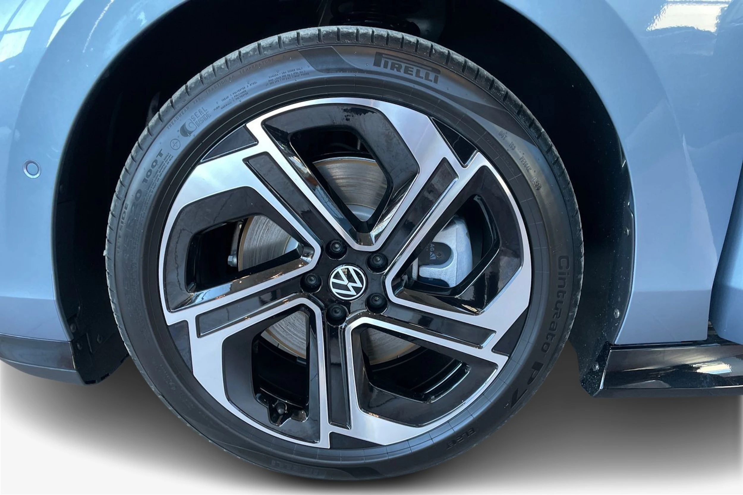 sininen Volkswagen ID.7 2026 kuva 9.