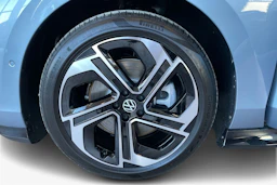 sininen Volkswagen ID.7 2026 kuva 9.