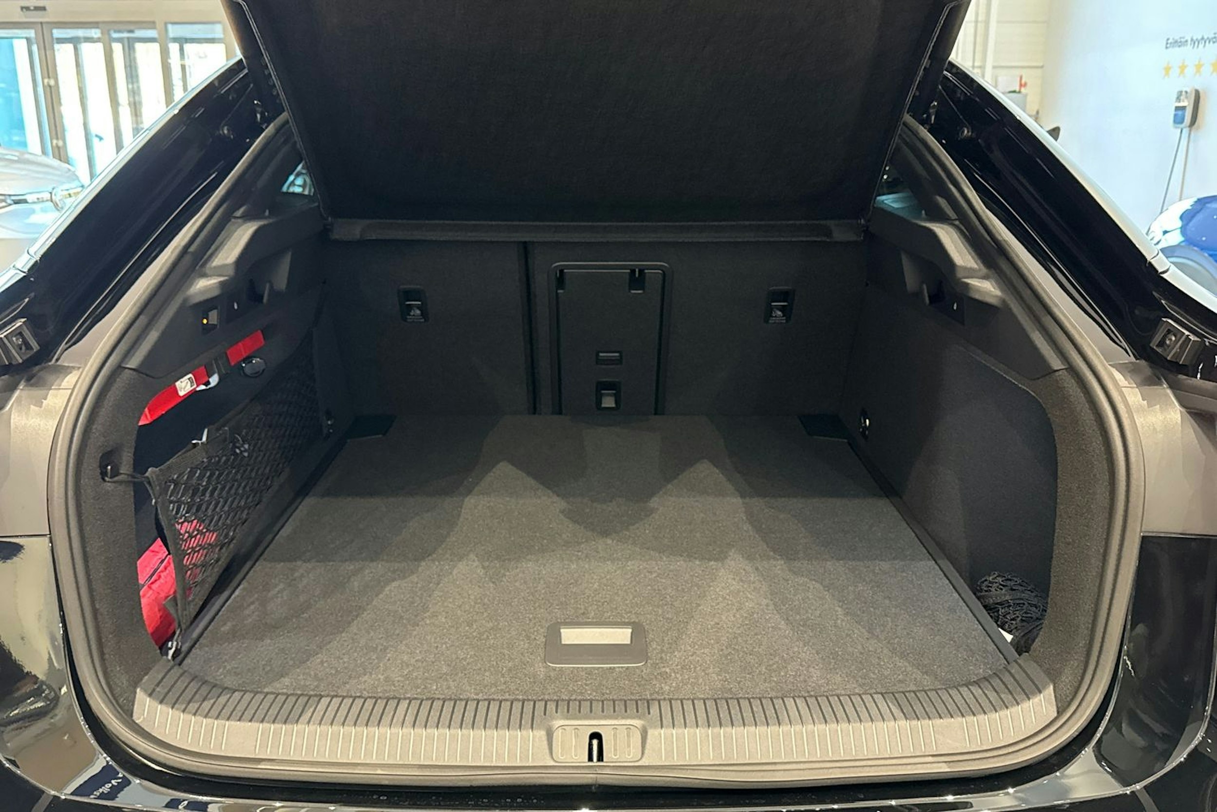 met. musta Volkswagen ID.7 2026 kuva 11.