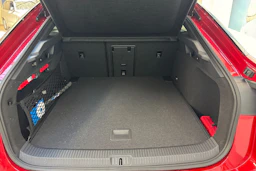 punainen Volkswagen ID.7 2026 kuva 11.