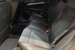 punainen Volkswagen ID.7 2026 kuva 8.