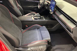 punainen Volkswagen ID.7 2026 kuva 11.