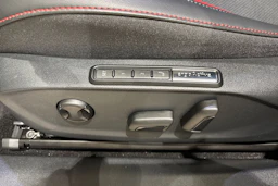 punainen Volkswagen ID.7 2026 kuva 23.