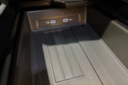 punainen Volkswagen ID.7 2026 kuva 41.