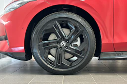 punainen Volkswagen ID.7 2026 kuva 10.