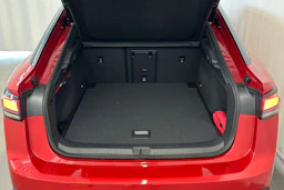 punainen Volkswagen ID.7 2026 kuva 11.
