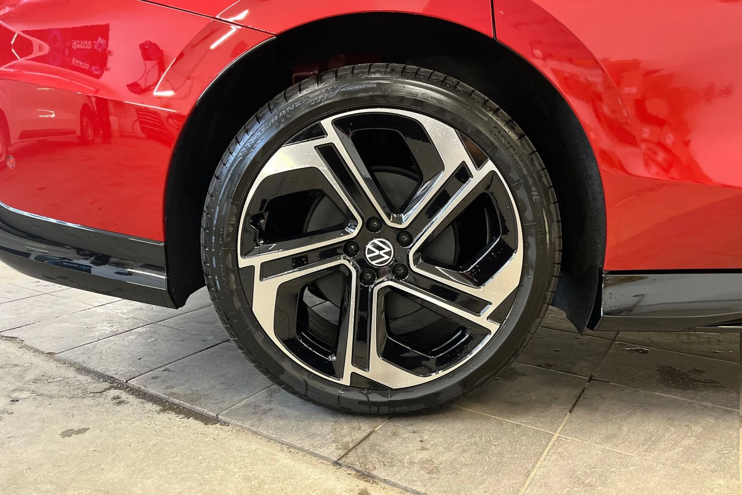met. punainen Volkswagen ID.7 2026 kuva 10.