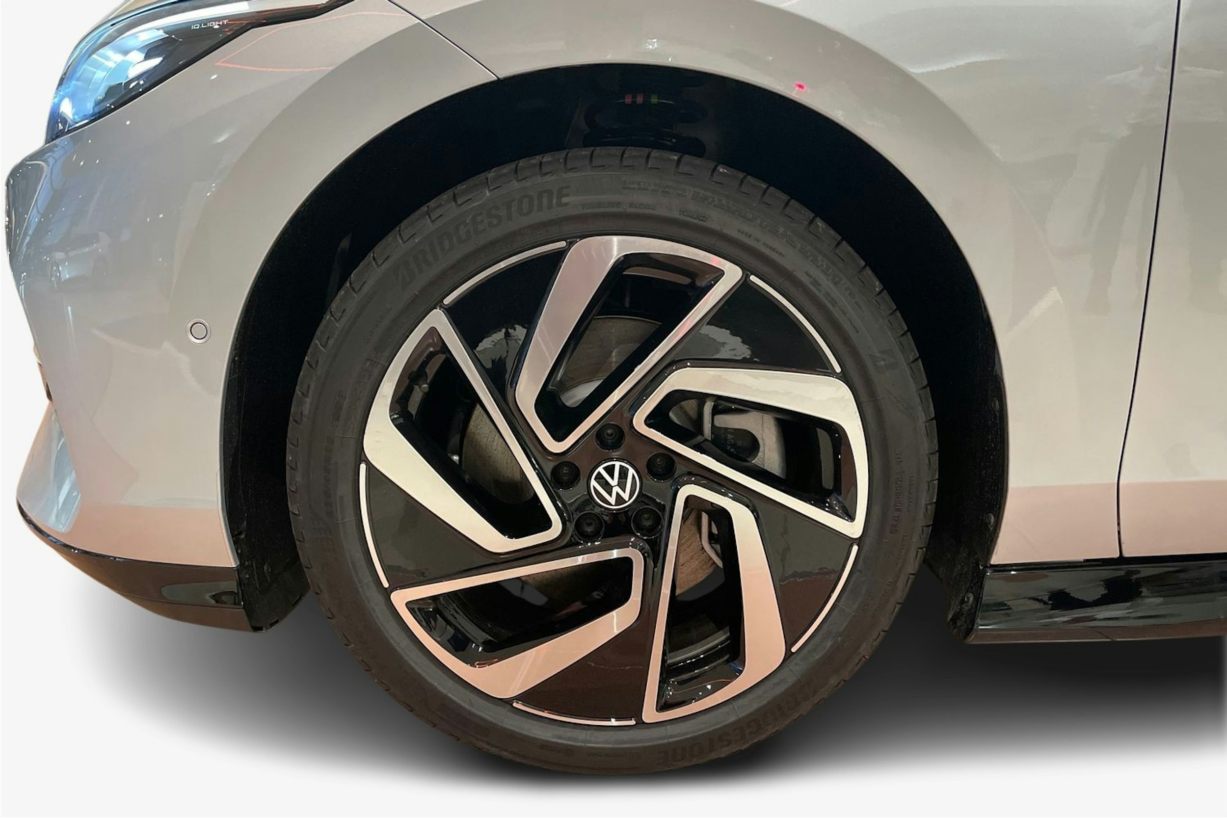 harmaa Volkswagen ID.7 2026 kuva 9.