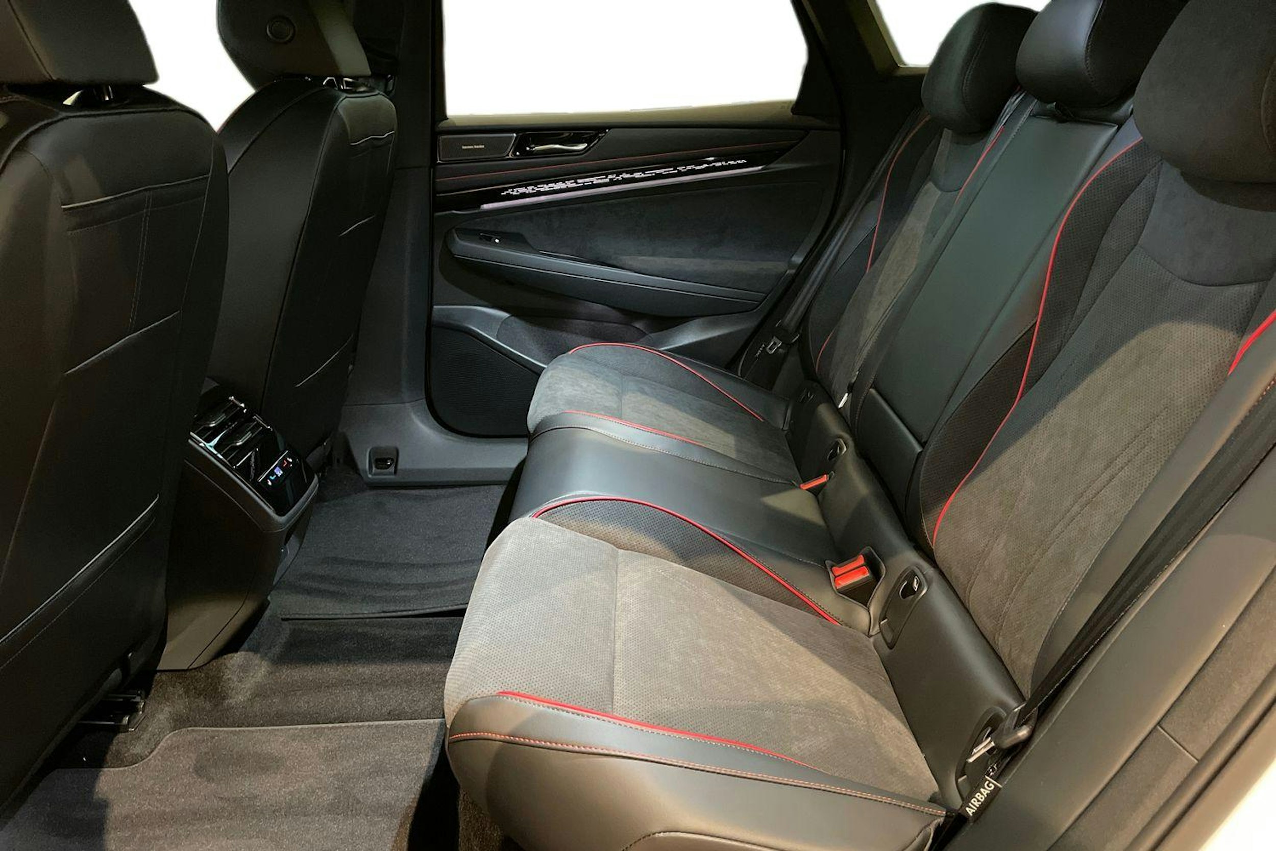 valkoinen Volkswagen ID.7 2026 kuva 8.