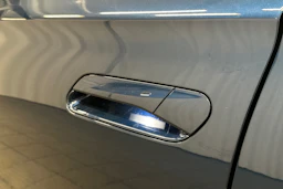 sininen Volkswagen ID.7 2026 kuva 38.