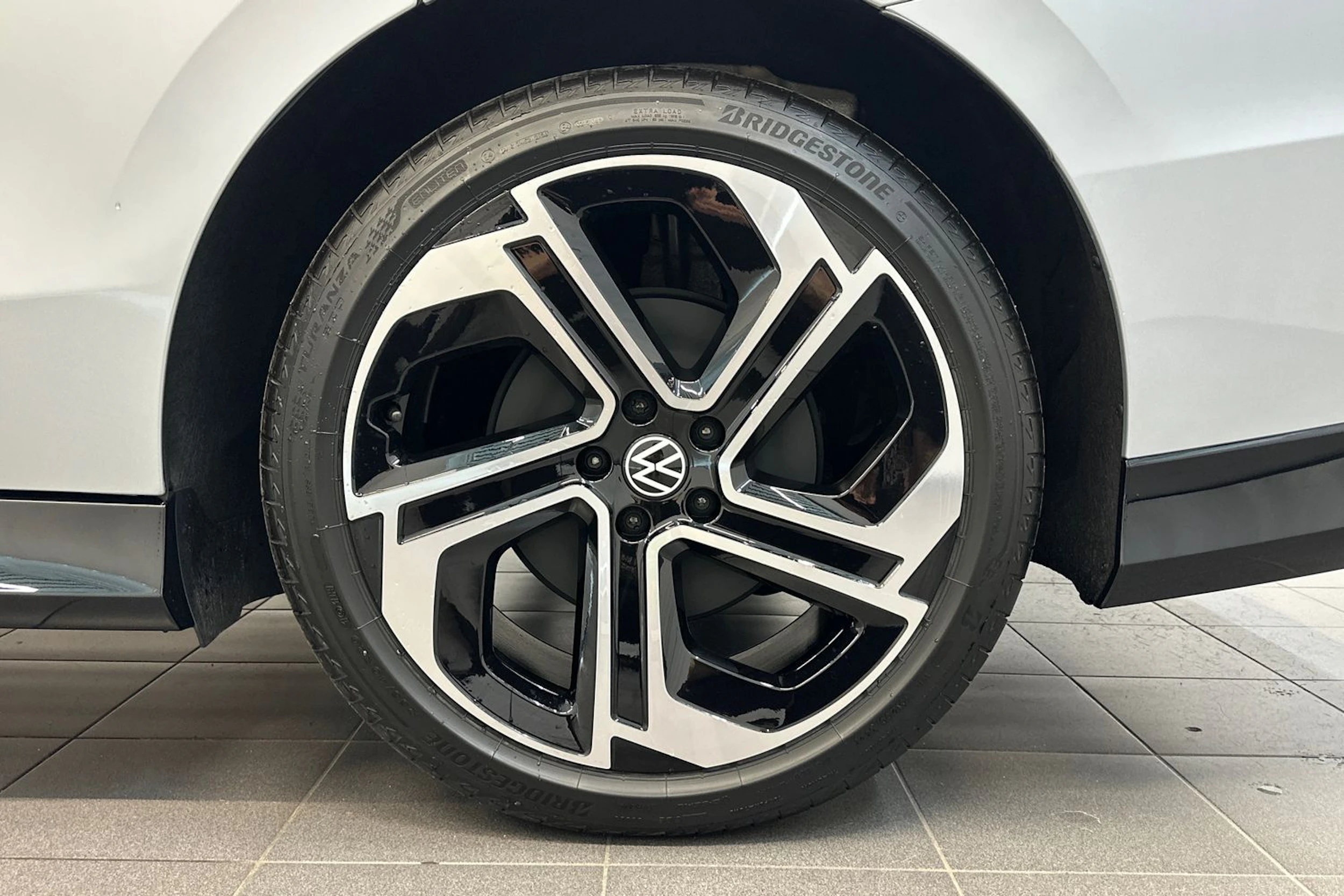 harmaa Volkswagen ID.7 2026 kuva 10.