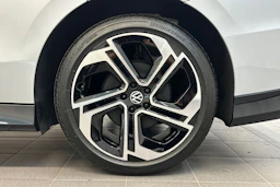 harmaa Volkswagen ID.7 2026 kuva 10.
