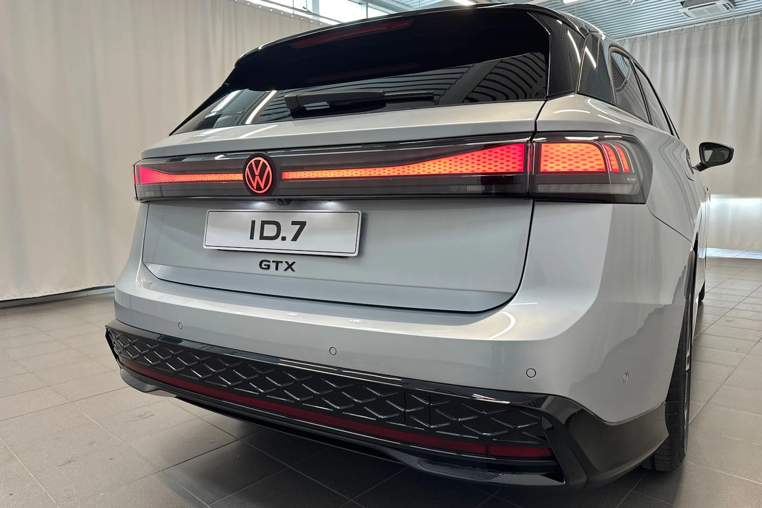 harmaa Volkswagen ID.7 2026 kuva 33.